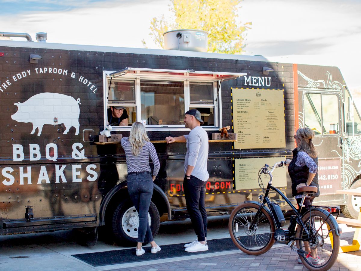 the eddy truck with customers